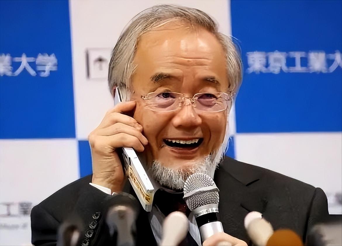 “全球前十”的东京大学顶尖物理天才渡边悠树，居然毫无征兆地递交辞呈，收拾行李奔赴
