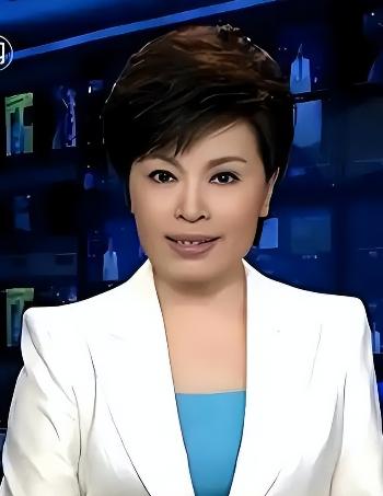 1998年，离直播只剩几分钟，央视主持人李瑞英却接到了儿子跳楼的消息，她当时整个