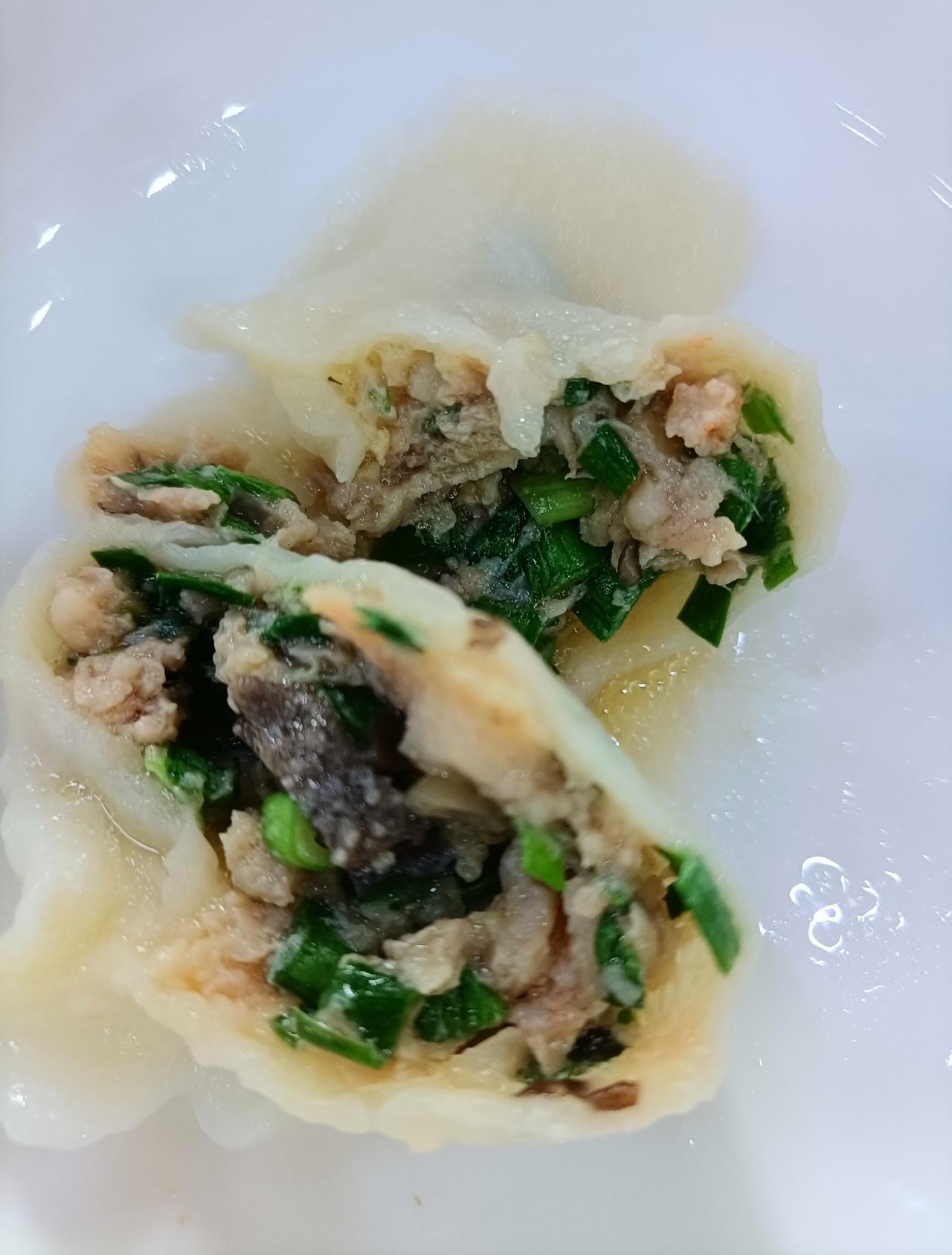 天津的百饺园饺子，让我恋恋不忘，尤其是海六鲜水饺。去天津的时候，女儿带我去吃了