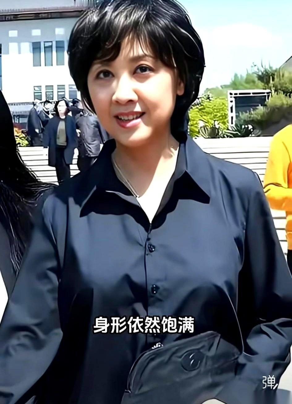 72岁了，她还是那个一开口，就想让人叫她“陛下”的女儿国国王。我不知道你们有没