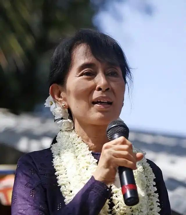 昂山素季曾直言不讳：“世界上没有任何一个国家在勤奋上超过中国”，由衷盛赞中国人民