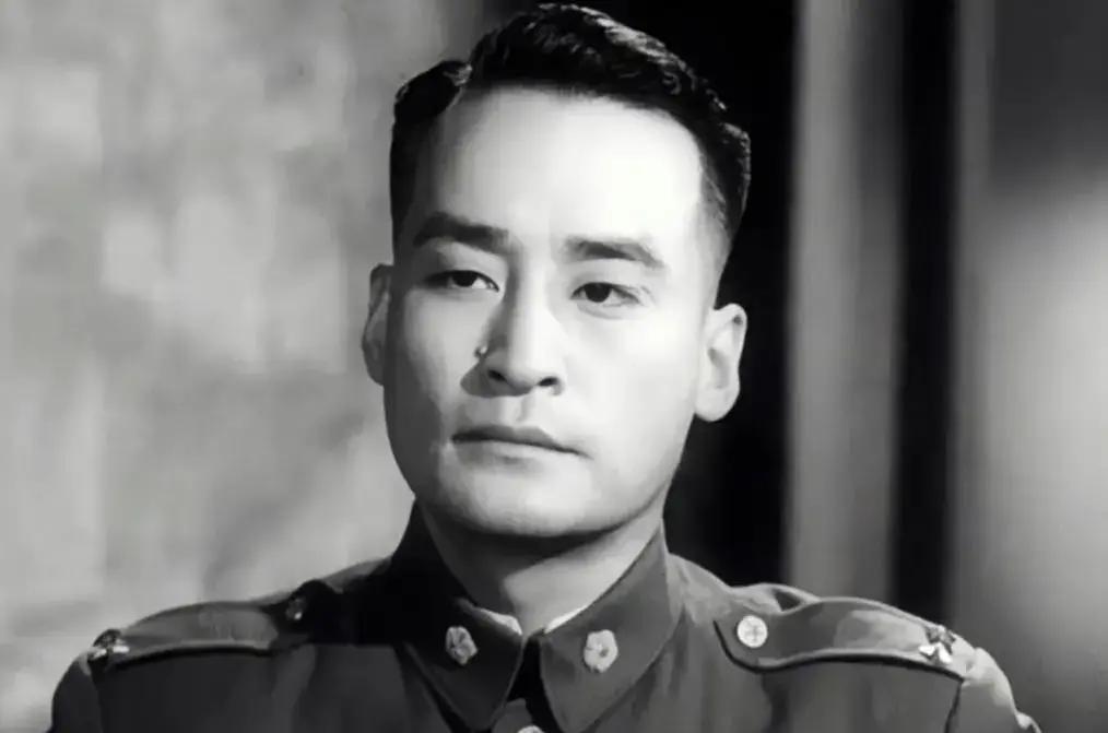 一辈子都在银幕上当“国民党将军”的人，现实里一天兵都没当过，这事你信吗？上