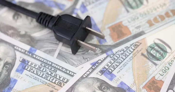 电力设备VS化工板块：投资赛道之争，确定性成长与周期复苏如何抉择？