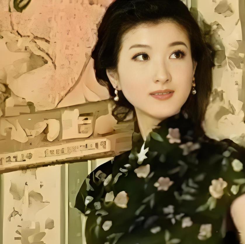 1935年，一青楼女子恳求37岁张伯驹：“带我走吧！我还是清白之身！”张伯驹递给