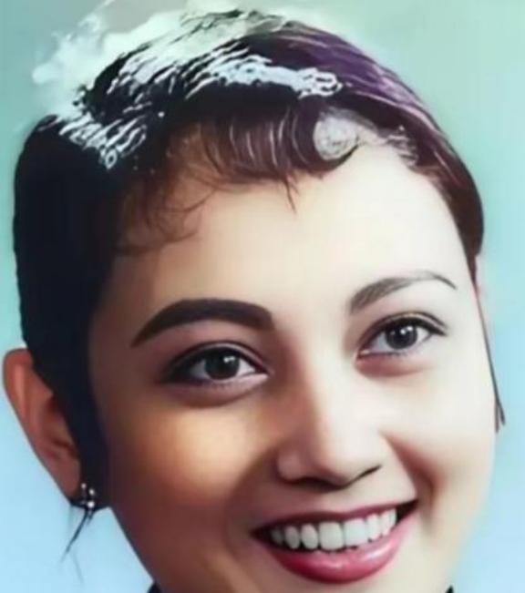 1966年，八一厂已经很乱了，当时厂里私底下流传着一句话：“男的，不如女的，老的