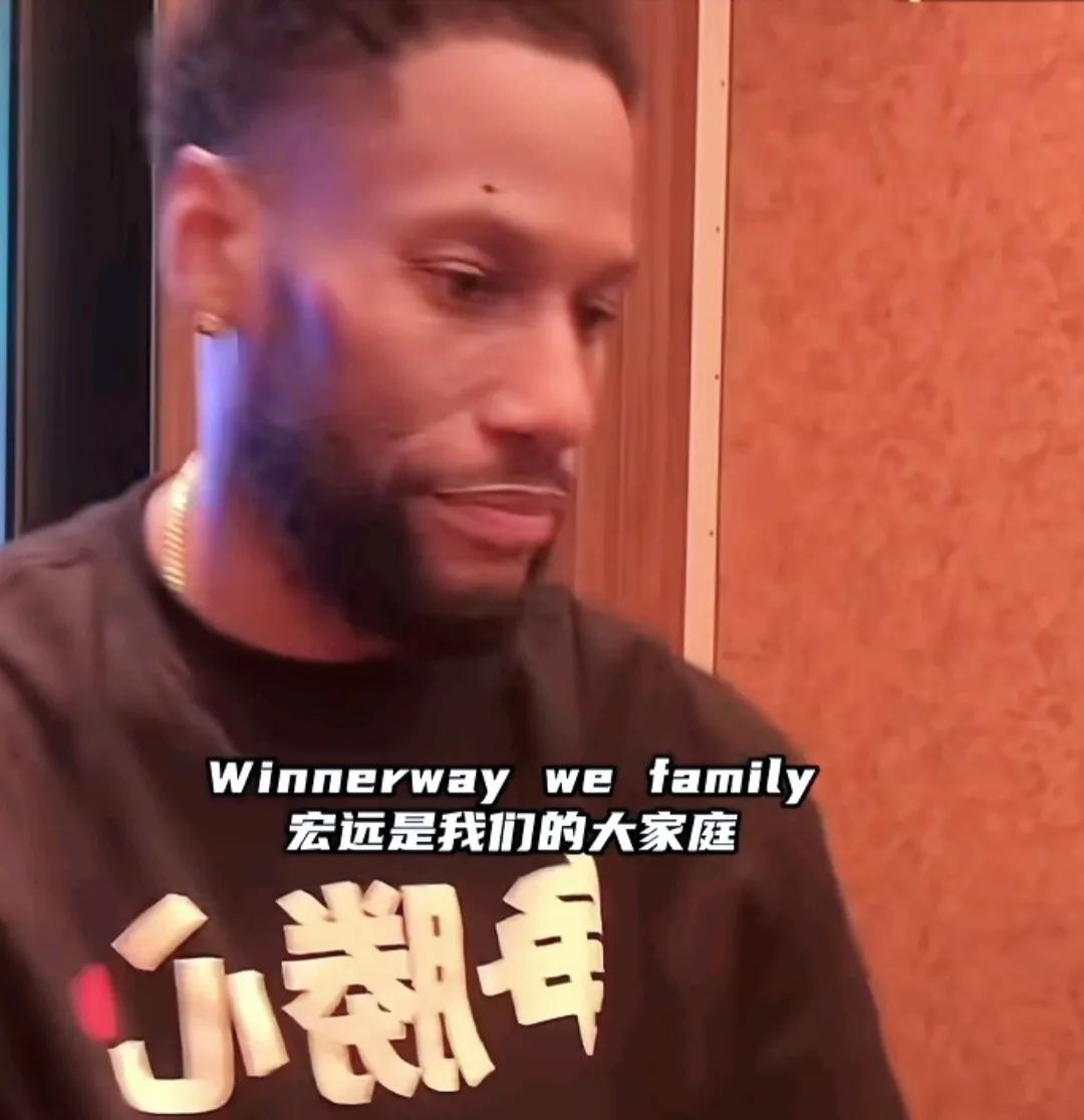 马尚和威姆斯，一静一动，一落寂，一外向，他们两个都是广东三连冠功臣，离开了球队两