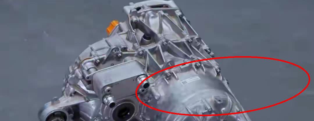 特斯拉电机技术碾压国产车。拆开看才知道差距有多大。特斯拉3D7电机个头小，力