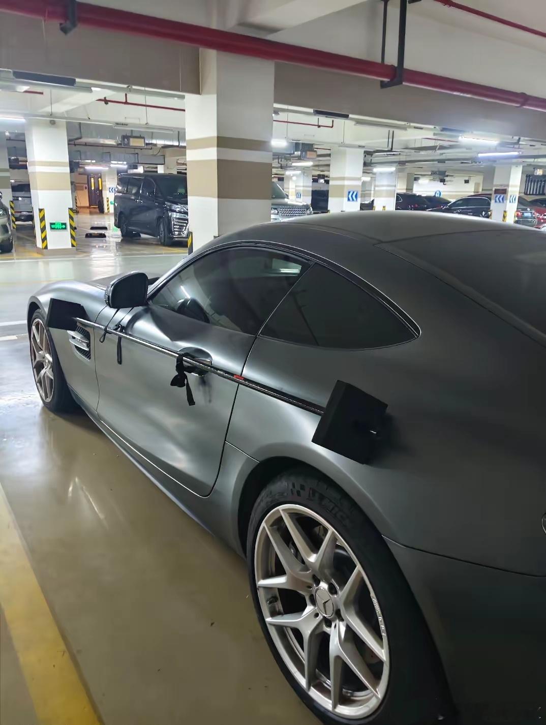 奔驰AMG车主的防御性停车，我打99分！