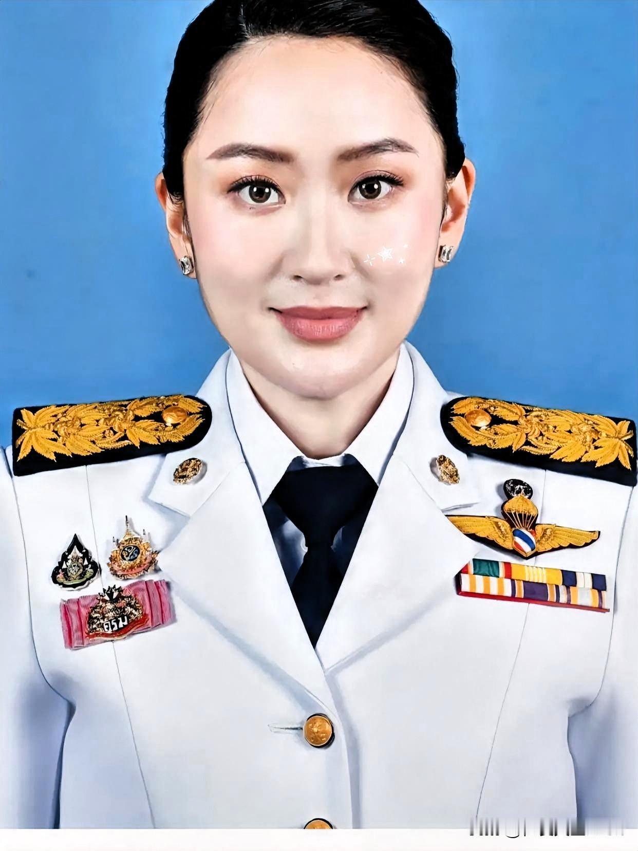 泰国消息！泰国大选实然提速，佩通坦这次能当上总理吗？泰国国王刚批准解散国