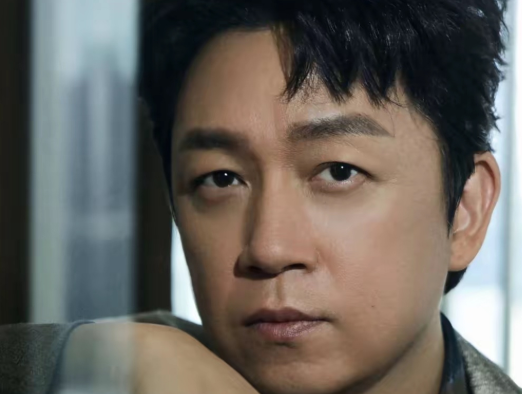 董洁访谈播出后不久潘粤明于微博发了一条仅一句话的动态，其上赫然写道：“一定要如