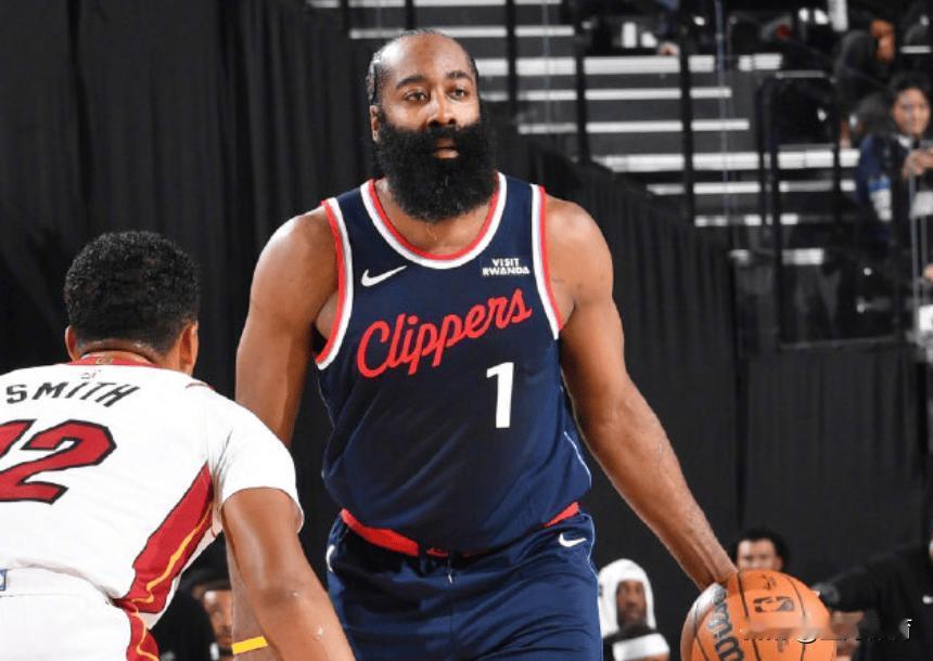 快船现在陷入了死局，球队无论怎么调整，都严重依赖哈登，好像谁都得和哈登绑定才能打