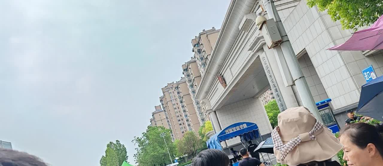 今天是25年7月1号，所有报考警校的高三应届毕业生要在河南警察学院进行体检体测和
