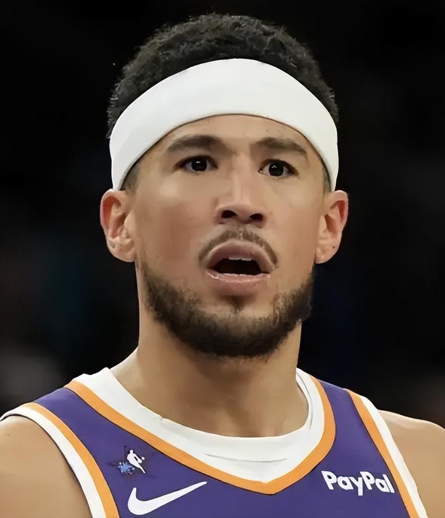 不值？布克未来4年薪资：26-27赛季：5710万美元27-28赛季：610