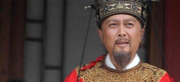 张居正为何在明朝的地位那么高？张居正之前的首辅严嵩，87岁老死张居正的老