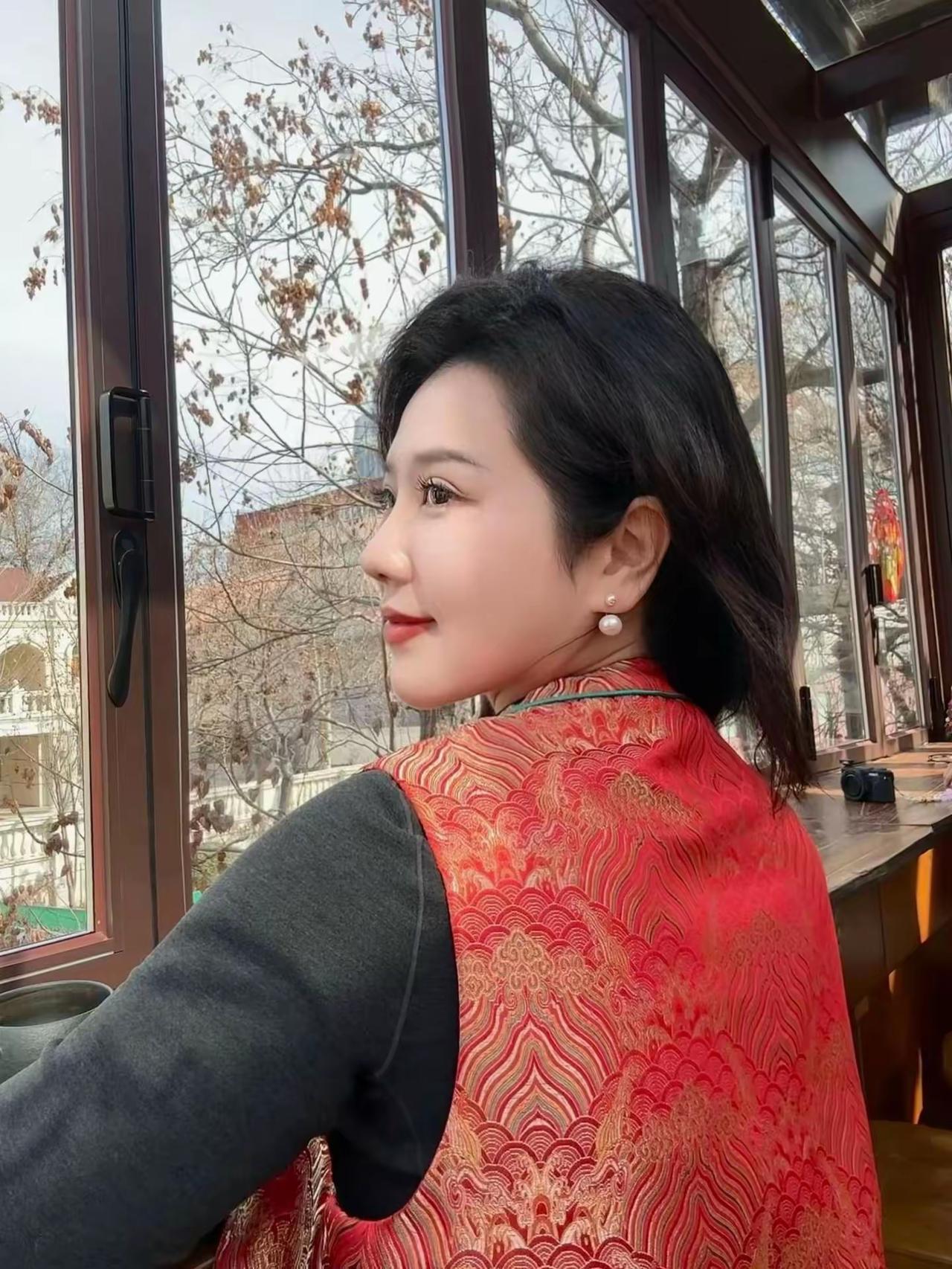 微胖才是天花板，丰满身材是极品。春节游玩，恭贺新春快乐，万事如意，大顺大财大吉祥