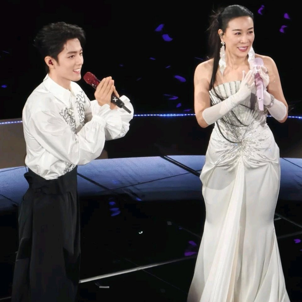 58岁的那英只要不塌房她的演唱会唱的好不好听已经不重要了因为她最大的优势不是声音，而是她现在在娱乐圈