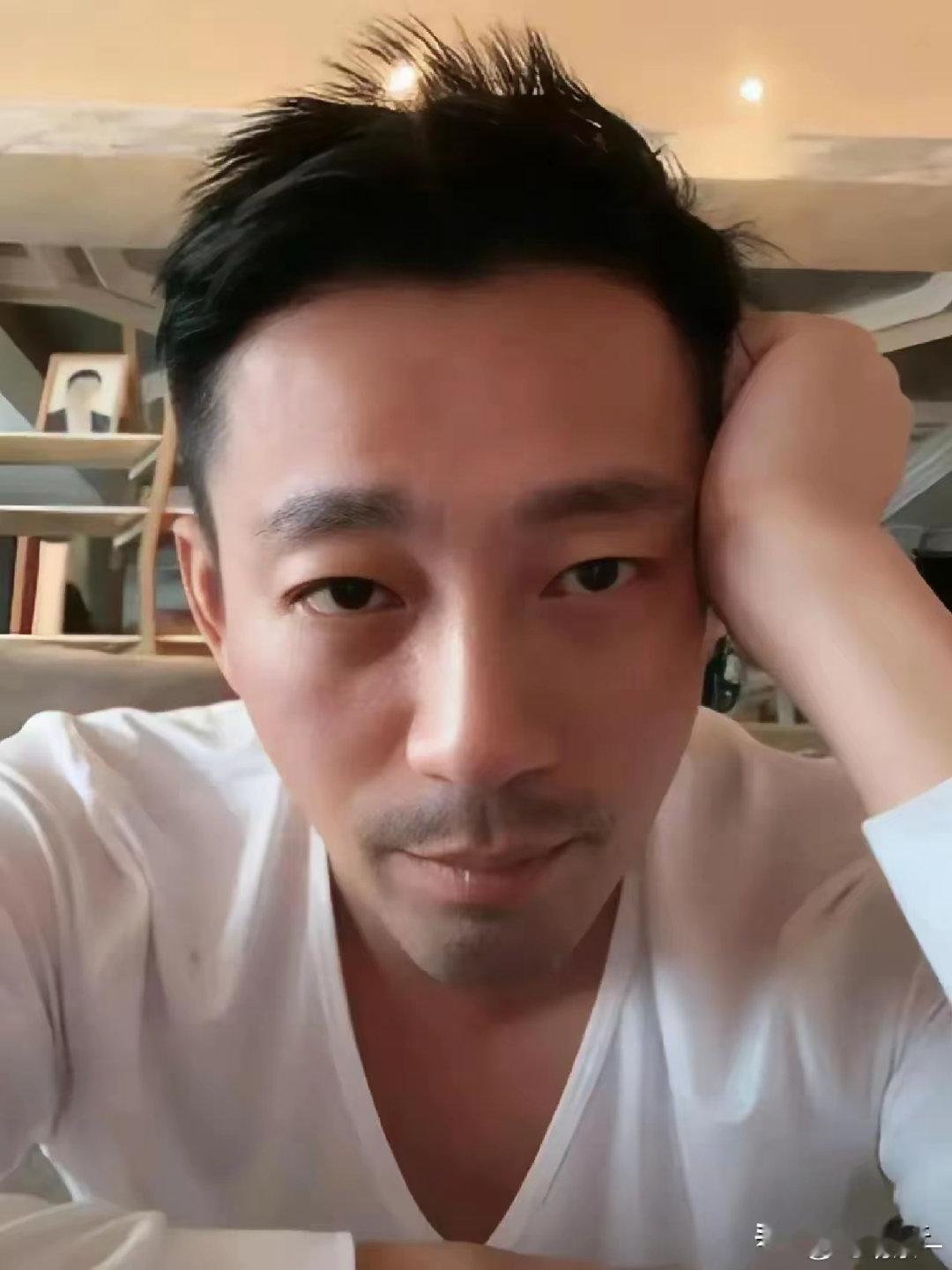 汪小菲能有今天这样的好日子，他应该感谢3个人：​首先应该感谢的是光头，如果不是光