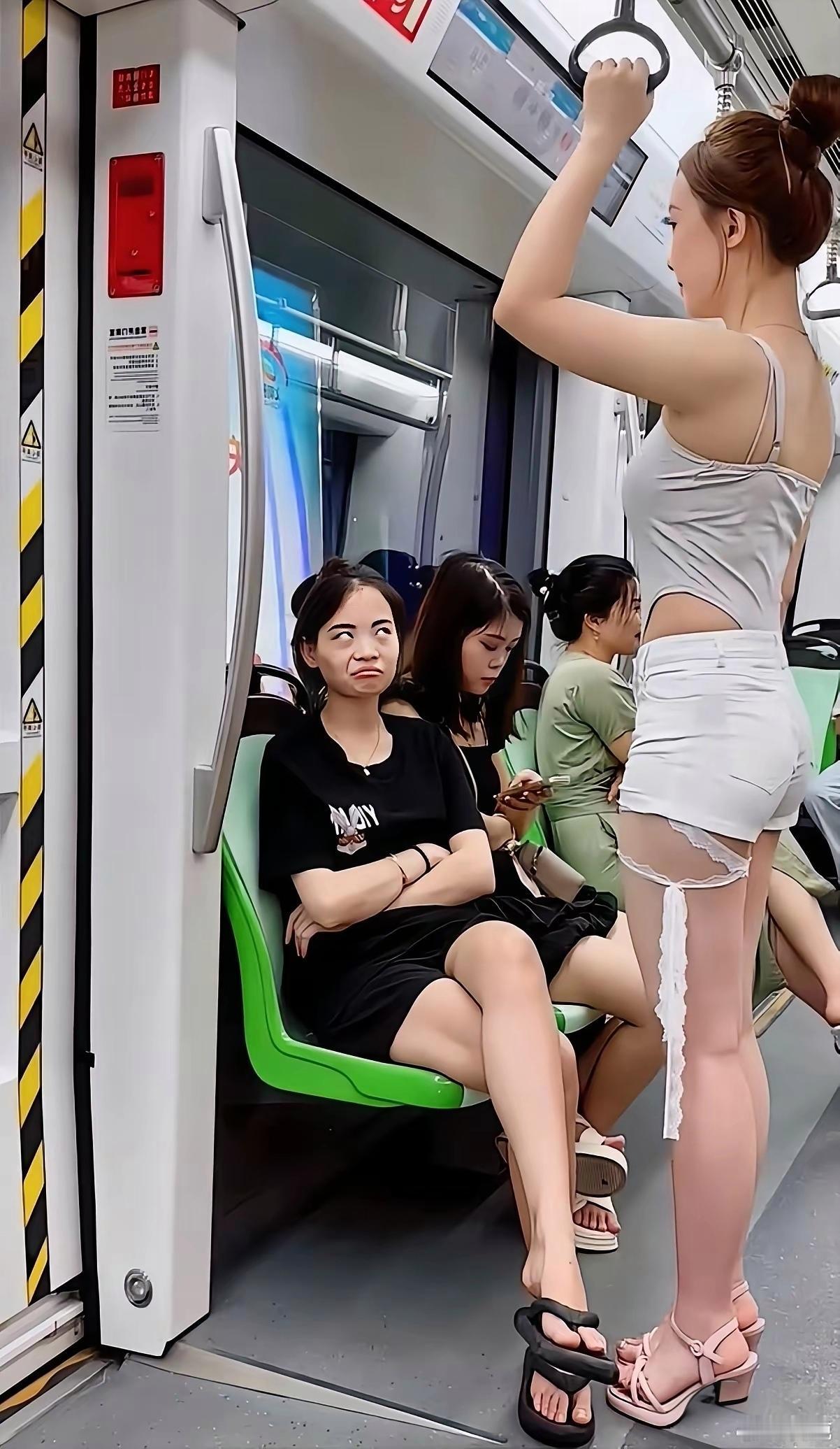 看到地铁上的这一幕，换成是你看了有何感想？