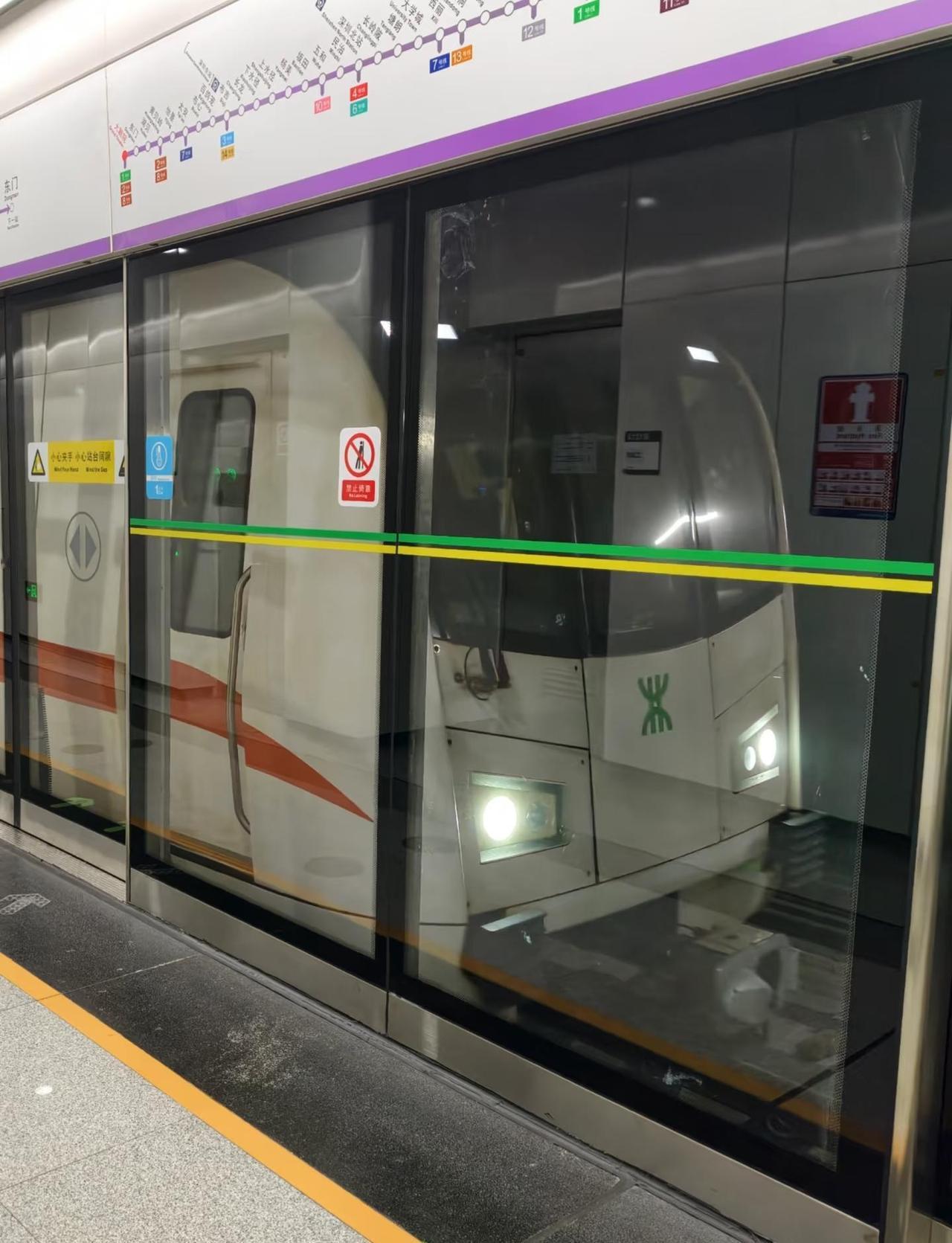 依旧在5号线运行的2号线列车丨深圳地铁🚇虽然5号线增购车（05A3906深）