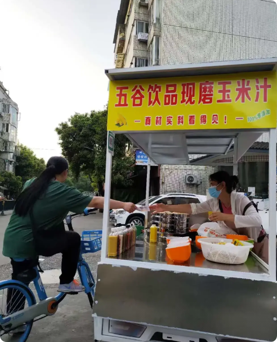 耗资6200元摆了一个早餐摊，已经第三天了！第一天营业额120元，利润率