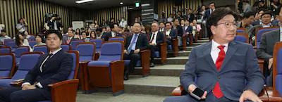执政党开会争吵，还是没结果---