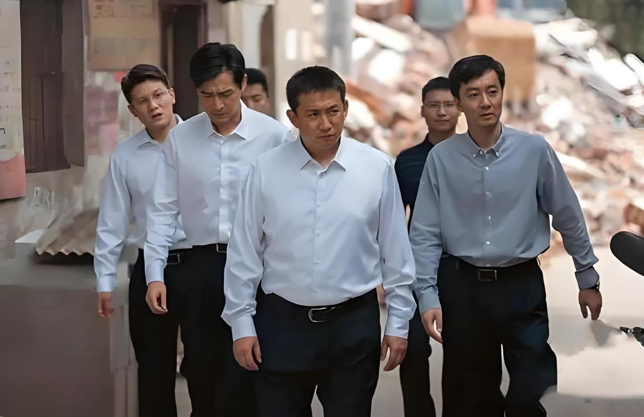 体制内上班的人，为什么一眼就能看出来？来看看大家怎么说：1、事业单位呆久的人