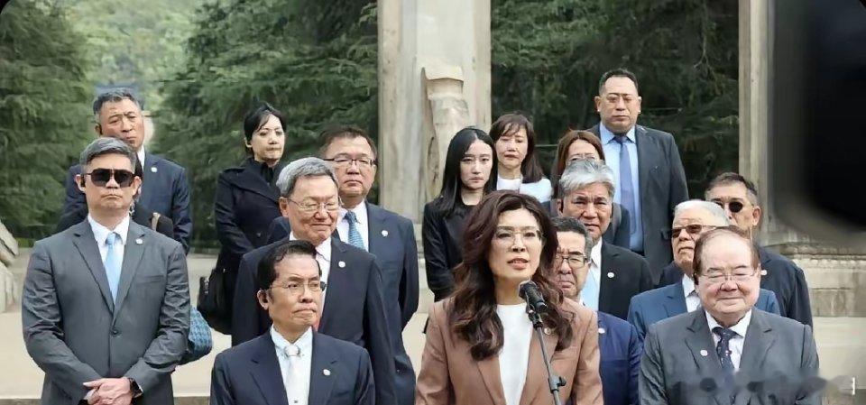 我不知道今天郑丽文一行在大会堂听到亲自听到下面这段话时，内心是怎样的感受....