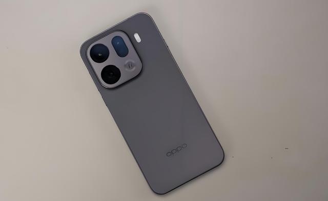 OPPOFindX9Pro：续航王者，影像“偏科”？家人们，初见OPPO