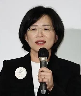 国民党在新北市的选情确实不容乐观，据8月28日公布的最新民调显示，苏巧慧的支持率