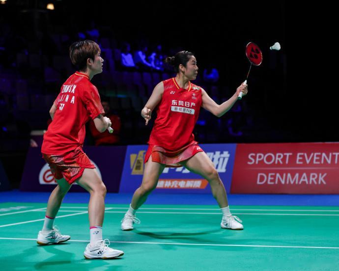 2026新加坡羽毛球公开赛，贾一凡/张殊贤 2-1战胜斯托伊娃姐妹，晋...