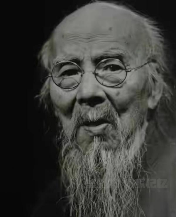 “这是废稿，万万不可悬挂！”1950年中南海雅聚，九十岁齐白石当众开口讨要画作