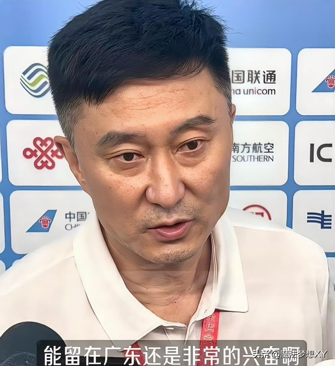 谁能想到，全运会男篮决赛前一晚，杜锋居然把余嘉豪返回西班牙的消息瞒了全队一