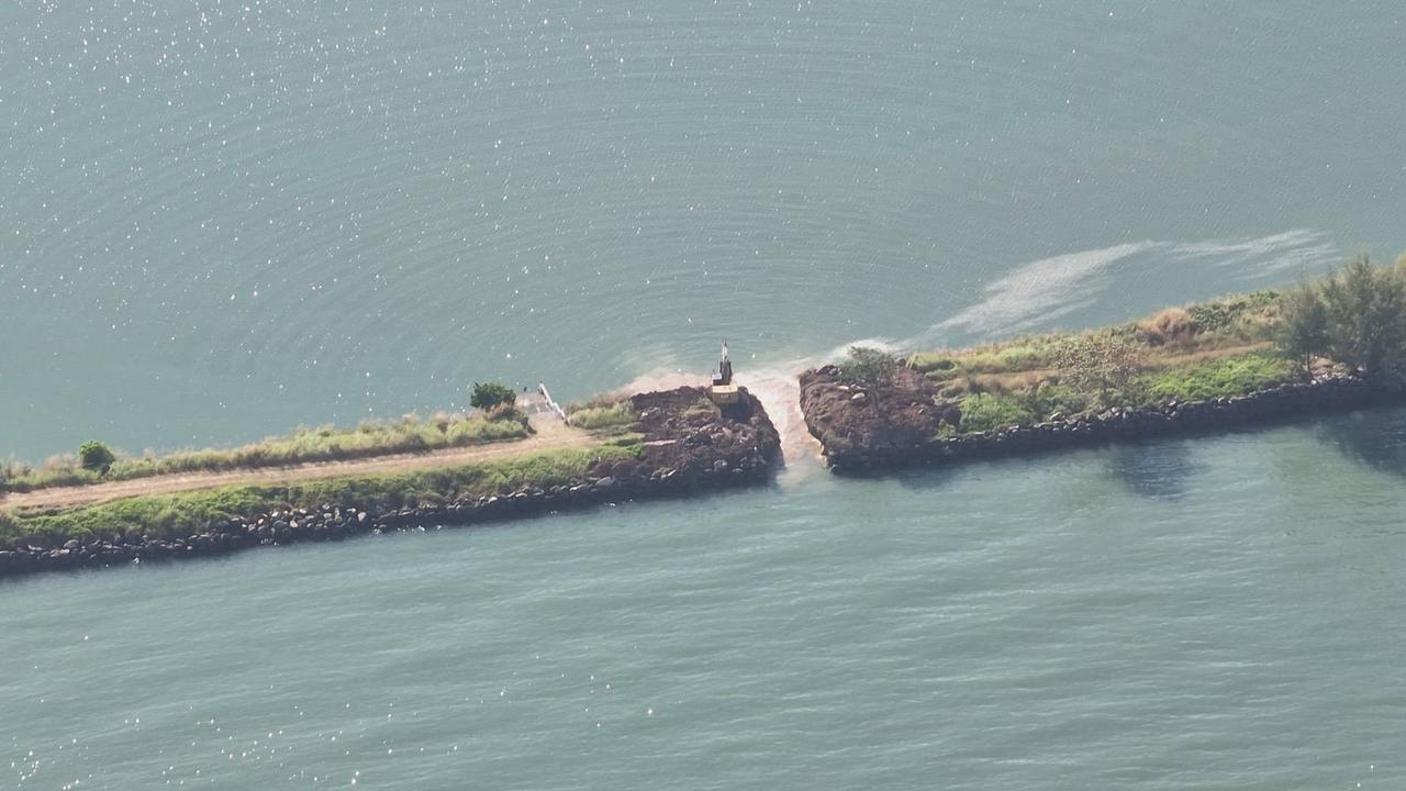 “柬埔寨军队的工兵使用炸药，开着挖掘机，摧毁了达克塔贡大坝。”泰国方面在2025