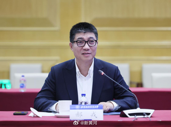 【中央戏剧学院表演系原主任、现主任，双双主动投案，此前院长郝戎主动投案】#中戏发