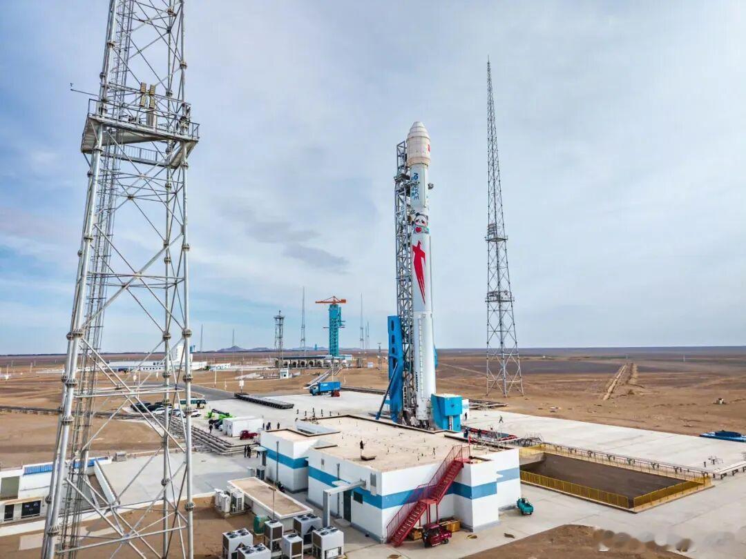 一箭十星！朱雀二号改进型遥四运载火箭发射成功。​​​
