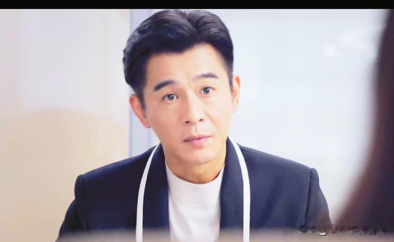 电视剧《美人余》中，狄立人（乔振宇饰演）与韩广（何润东饰演）都是赘婿，他们都是