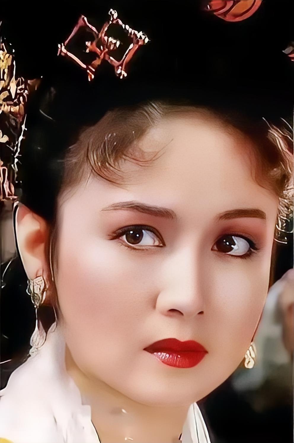 1983年，杨洁导演打量了魏慧丽一眼，毫不客气地说：“又矮又丑，演不了大小姐。”