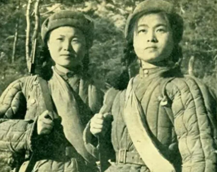 1933年，许世友听说部队有一位出身武当的女侠，便想要切磋一番，于是
