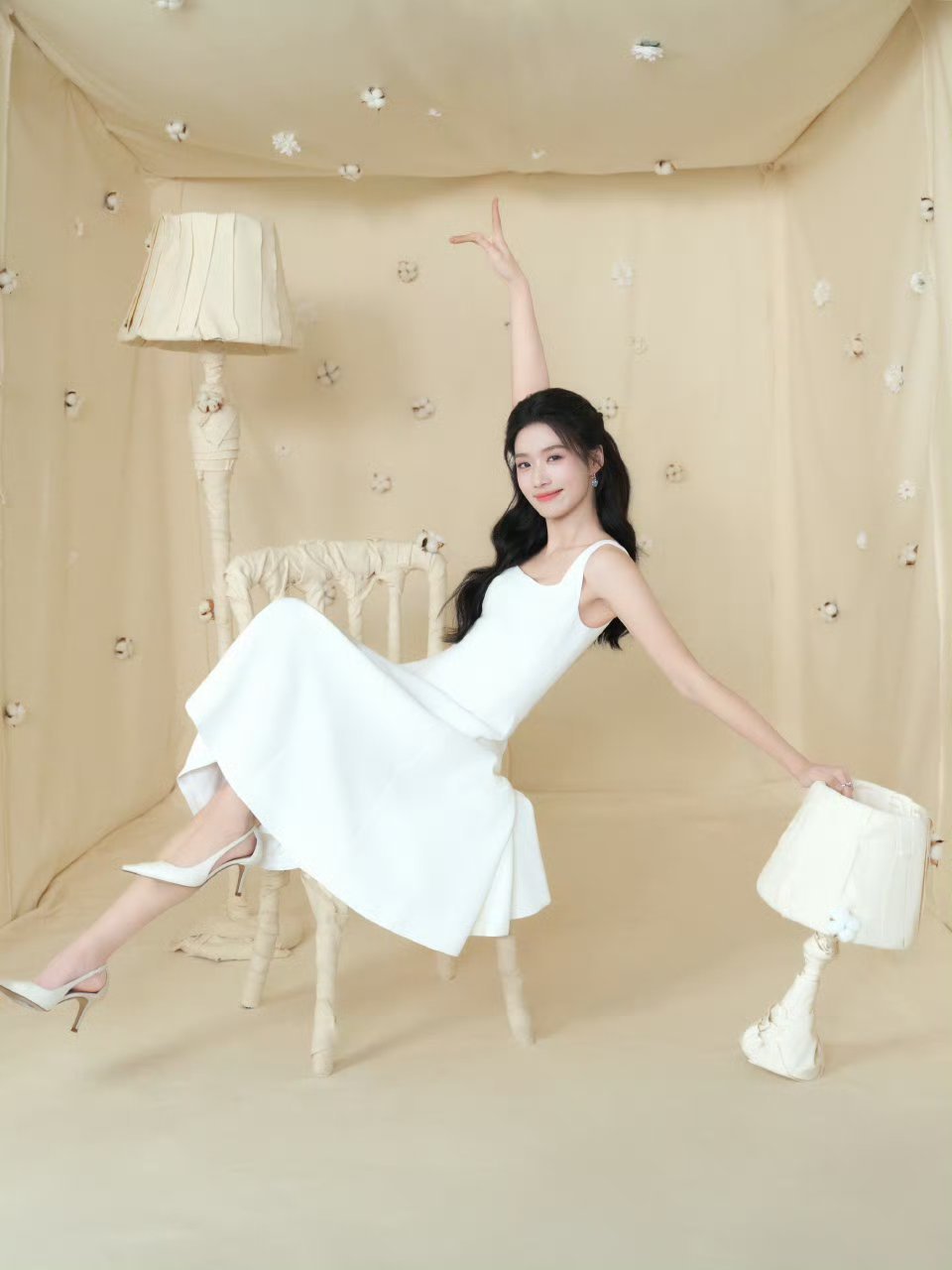 赵晴反复观看卢昱晓vlog卢昱晓卢昱晓卢昱晓