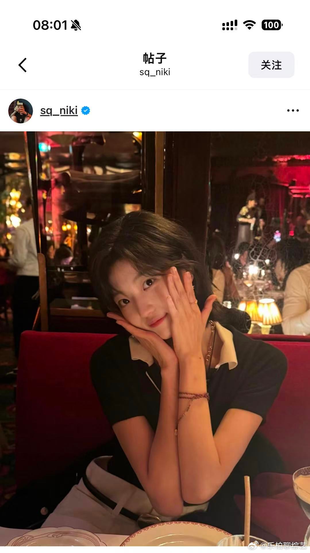 孙千ins更新短发的造型搭配了黑色的皮衣，真的是绝。孙千ins更新自拍完全就是