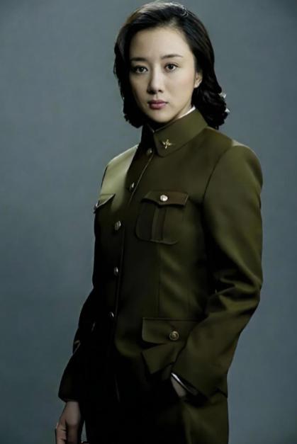 48集谍战剧，李依晓李彩桦领衔主演，集结十余位金牌老戏骨，剧情环环相扣，收视大热