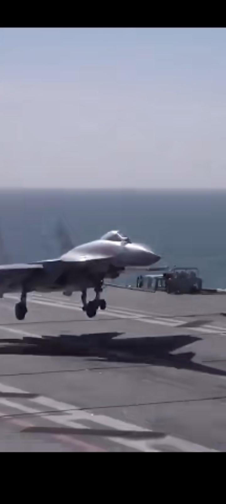 美军的飞机几乎古董了还在飞，盲目崇美的人还在做梦。台湾专家苏起坦白他在美国多年