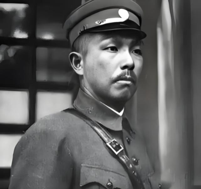 1923年，杨森俘虏了川军师长李剑鸣，不料二人一碰面，杨森笑着拍他肩膀打趣：“上