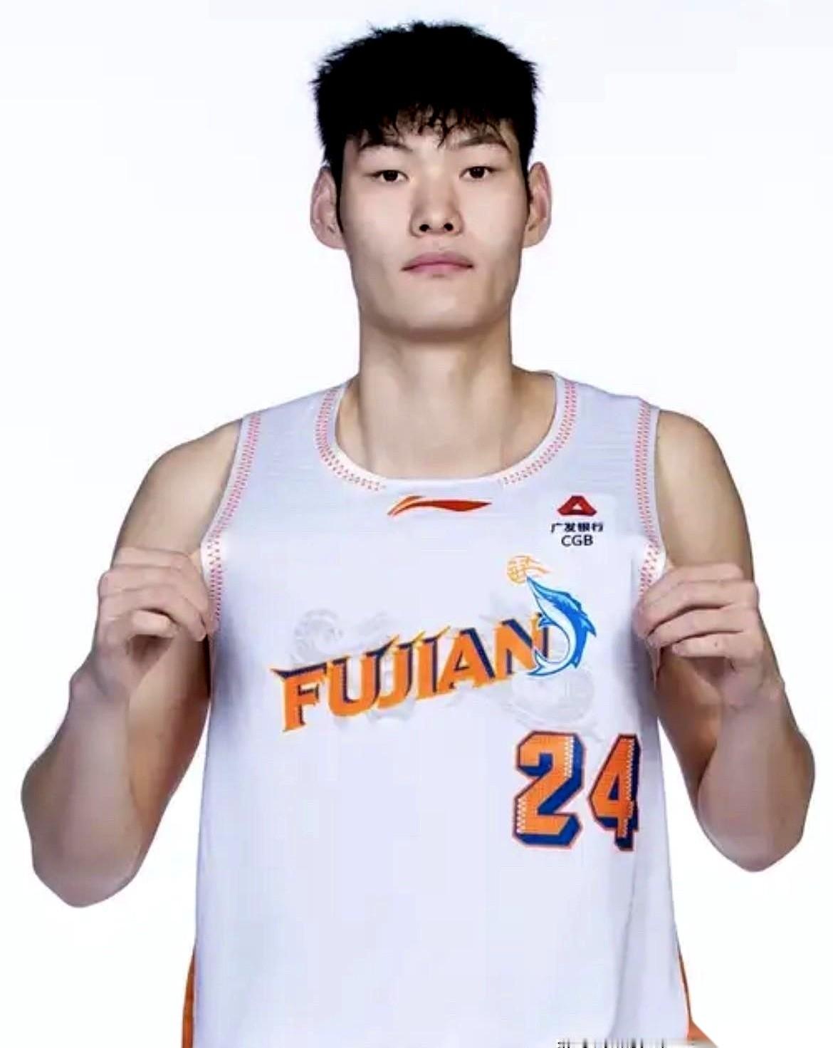 广东宏远队这边，刚把球员刘李当成块宝，给了极高的评价。人还没焐热。福建队那边一个电话就打了过来，话说
