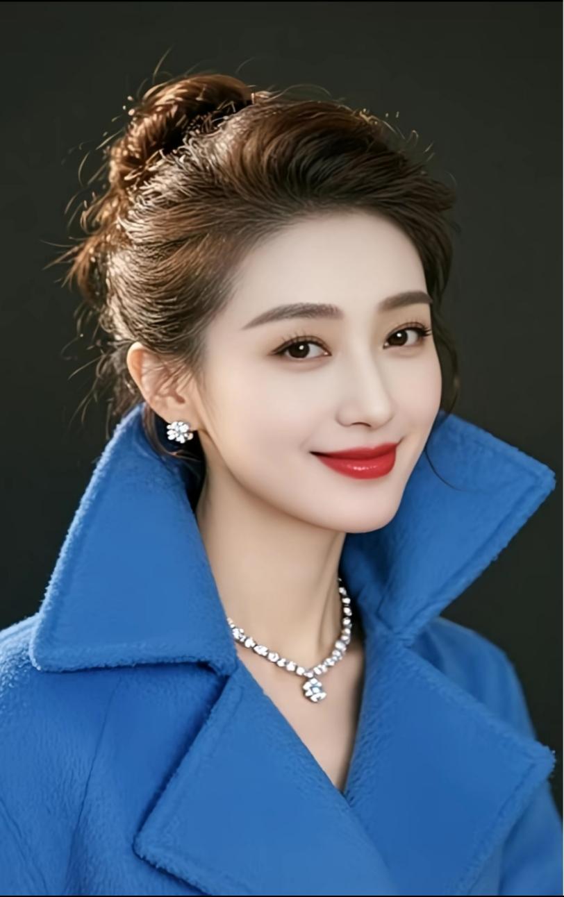 做人实不易，生存不过是基础，觉醒和思考才是终极价值。在这复杂世界里，我