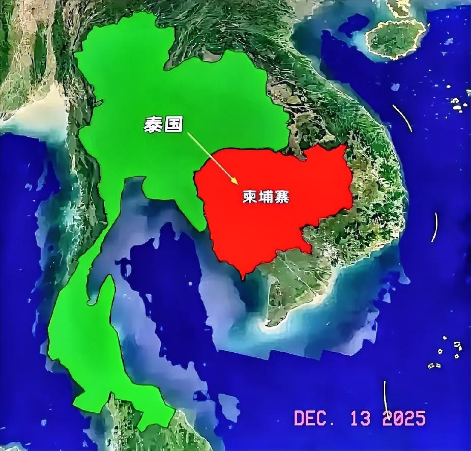 泰国跟柬埔寨在边境干仗，打着打着，发现不对劲了。对面那炮，怎么跟我们家的一模一