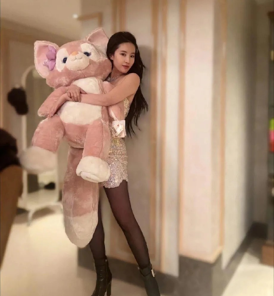 这样的刘亦菲谁能顶得住啊？太美了吧