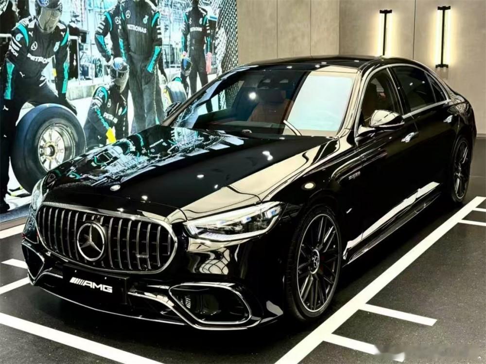 奔驰AMGS63LE-performance黑外棕内现车、选配：轮毂