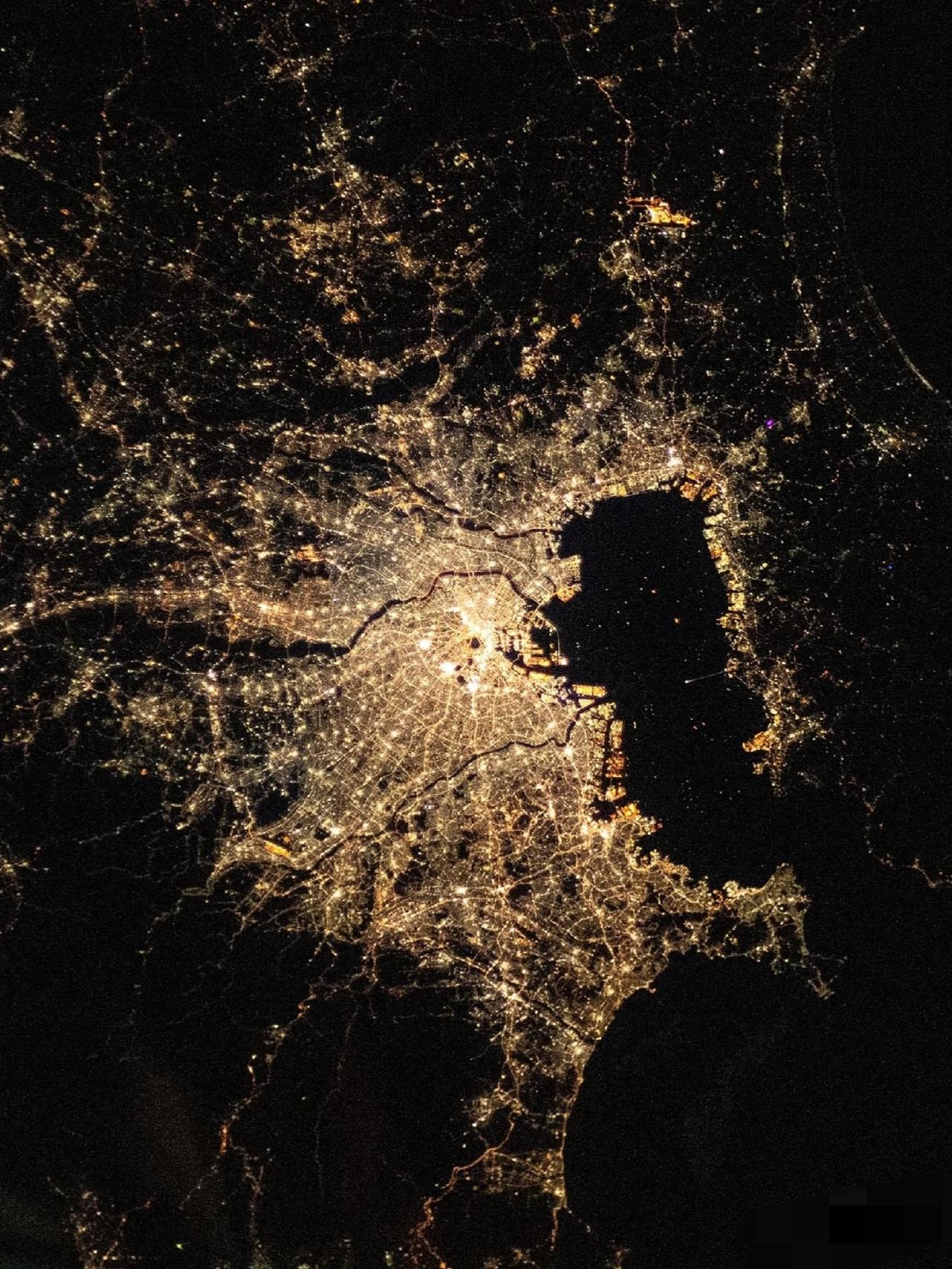 世界上最大的城市的晚上猜猜这是哪里👀