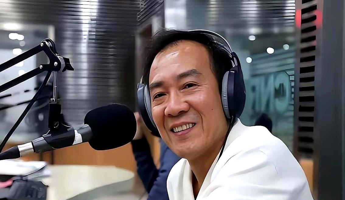 戴志诚和杨蕾这对昔日相声搭档，上周在一场行业纪念演出上十年后同台，台下监控画面里